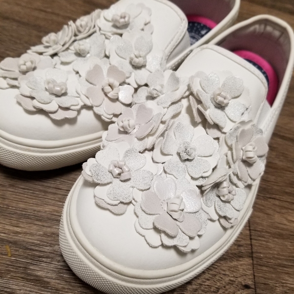 Sneakers - Picture 3 of 7